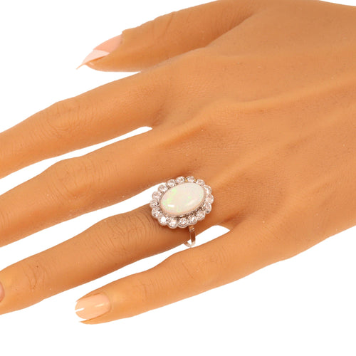 Bague 60 Élégance classique : le charme intemporel d’une bague en opale vintage des années 1950 58 Facettes 17226-0017