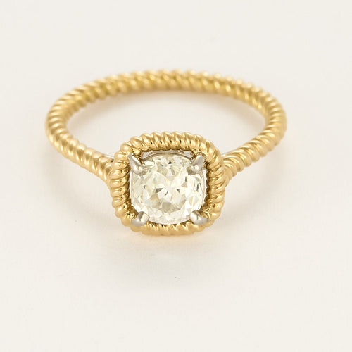 Bague 51 Solitaire Torsadé diamant taille ancienne 1,01 carat en or jaune. 58 Facettes
