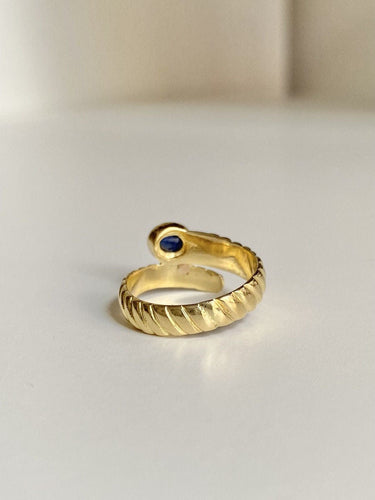 Bague 53 Bague godronnée serpent en or jaune 18k et saphir cabochon 0,55 ct 58 Facettes