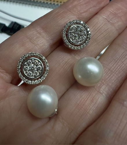 Boucles d'oreilles Boucles d'oreilles modernes en or 18 ct avec diamants et perle 58 Facettes Q5B