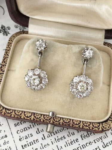 Boucles d'oreilles Boucles d’oreilles anciennes pendantes en or jaune et diamants 58 Facettes