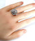 Bague Importante bague marguerite en or 18 carats et diamants 58 Facettes AB338