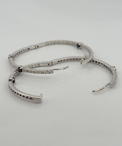 Boucles d'oreilles Créoles en or blanc 18 carats et diamants 58 Facettes