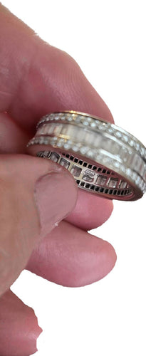 Bague 56 Alliance bague or blanc, diamants taille baguette et taille ronde 58 Facettes