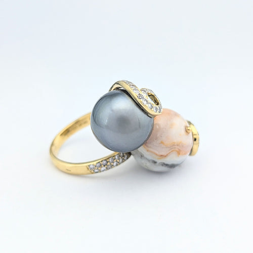 Keltakultainen cocktailsormus Tahitin harmaalla helmillä ja akaatilla