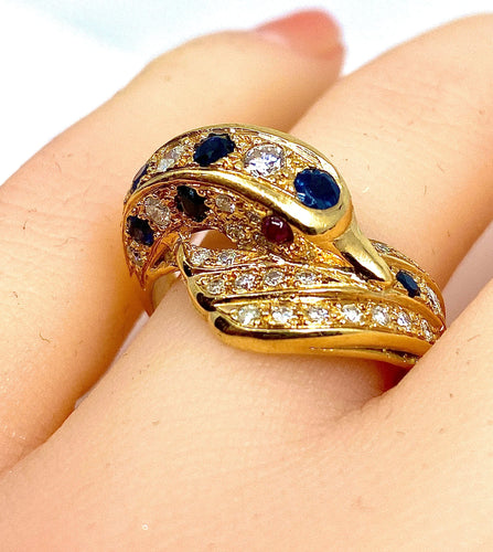 Bague Bague DAUPHIN en or jaune 18 carats, diamants ,saphirs et rubis 58 Facettes AB224