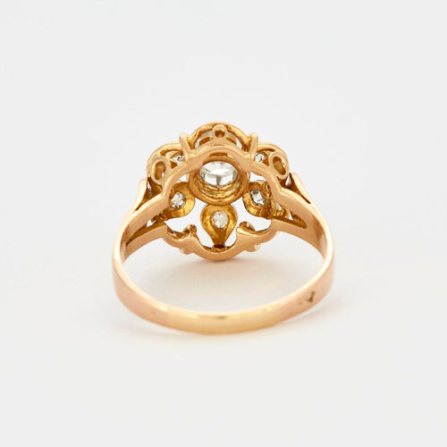 花卉图案钻石戒指