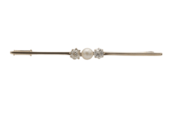 Broche Gold elongated brooch, pearl and "old" brilliant-cut diamonds 58 Facettes 11472