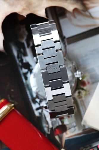 Montre CARTIER - Pasha “10 ANS” – Édition Manufacture 58 Facettes