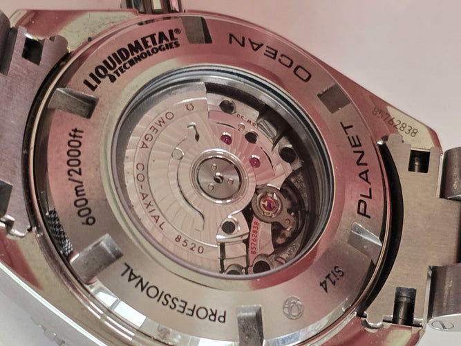 Montre OMEGA - Montre Seamaster Planet Ocean 58 Facettes