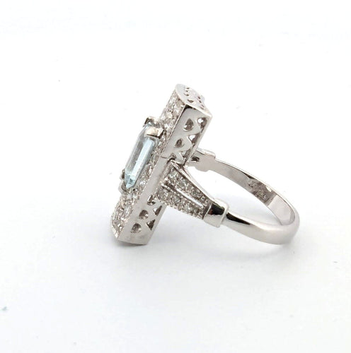 Bague 56 Bague en or blanc 18 carats avec aigue-marine et diamants 58 Facettes