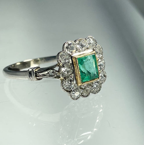 Bague 51 Bague début XXe émeraude et diamants 58 Facettes 205