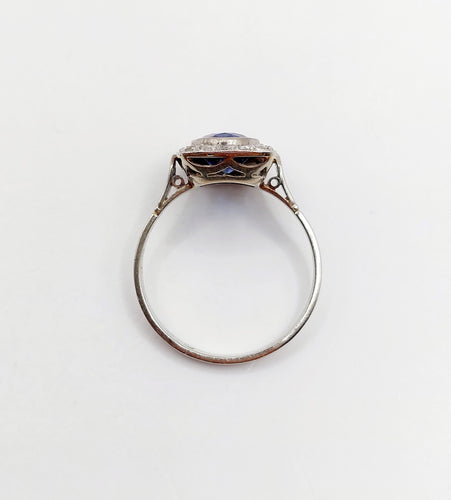 Bague pompadour Art Déco or blanc, saphir synthétique et diamant taille rose (circa 1910) 58 Facettes A06147