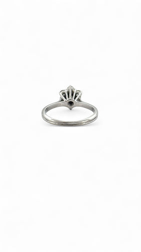 Bague 56 Bague marguerite en or blanc 18 carats et diamants 58 Facettes