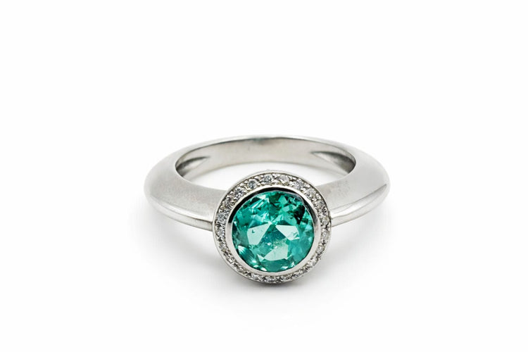 "Luz de Esmeralda"  Çağdaş Yüzük Beyaz Altın, Elmaslar ve Zümrüt 