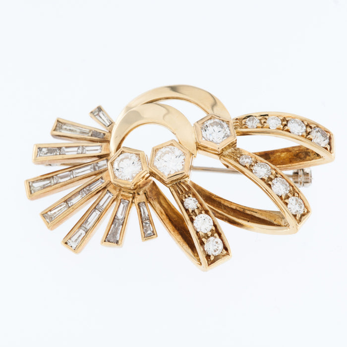 Antique brooch in yellow gold and diamonds