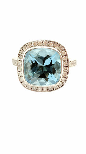 Hvidguldsring med blå topas og diamanter