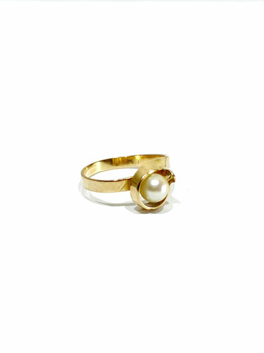 Bague 52 Bague en or jaune et perle 58 Facettes