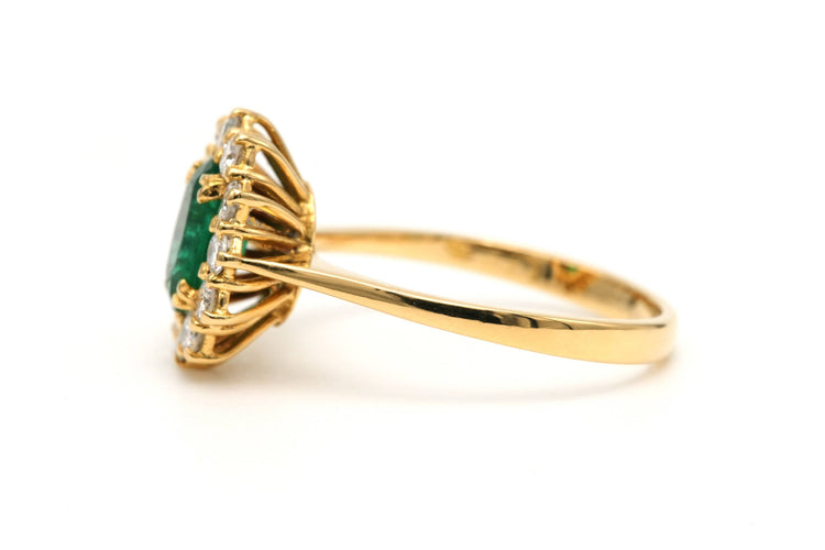 Bague 56 Bague contemporaine en or jaune sertie d'une émeraude et de diamants (+-0.48ct) 58 Facettes 22957