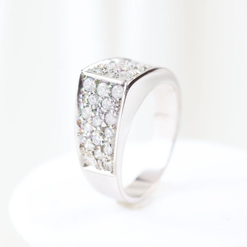 Ring i hvitt gull 18 karat pavert med diamanter 