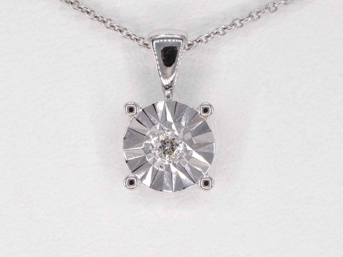 Pendentif Pendentif en or blanc avec un diamant taille brillant 58 Facettes 2190