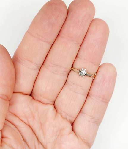 Bague solitaire art deco or 18k diamant de 0,15 carats 58 Facettes A05975