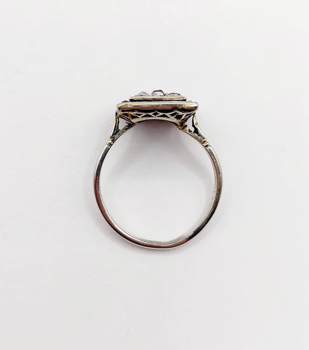 Pierścionek marquise art déco z białego złota 18k z diamentami i szafirami kalibrowanymi (około 1920) 