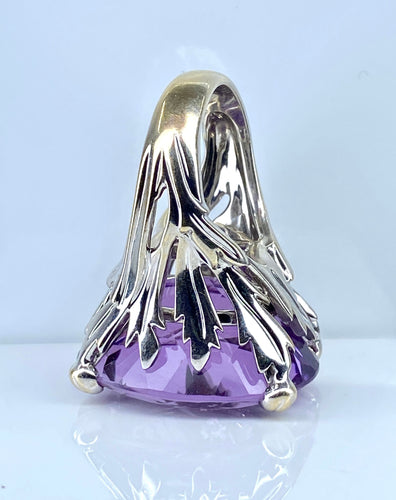 Bague 60 DIOR - Bague or blanc, grand modèle MISS DIOR, améthyste et diamants 58 Facettes AB638
