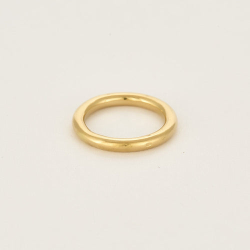 Bague 55,5 Anneau bombé en or jaune 58 Facettes ROM1444