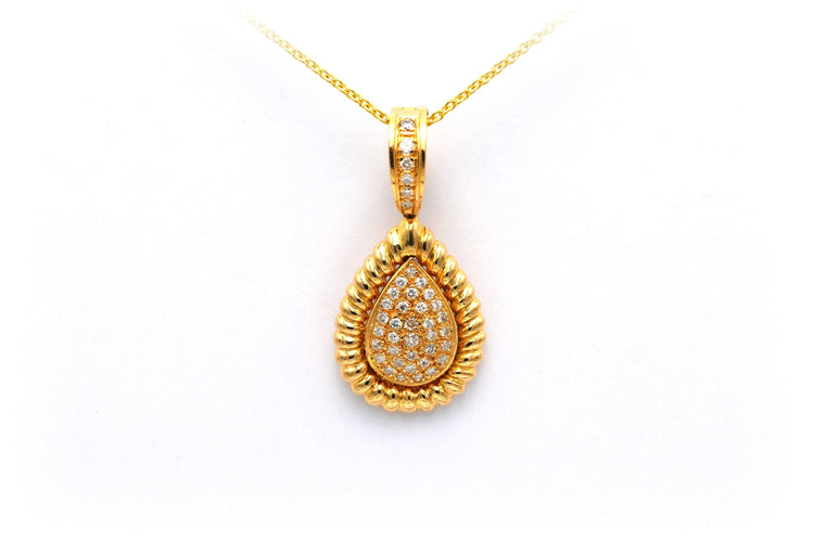 Pendentif Pendentif contemporain en or jaune serti de diamants 58 Facettes A057
