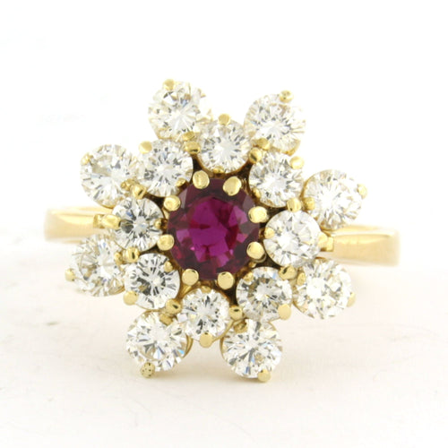 Bague 61 Bague en or jaune avec rubis et diamants taille brillant 58 Facettes