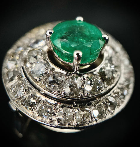 Bague 51 Ancienne bague or blanc, émeraude fin XIXème siècle 58 Facettes