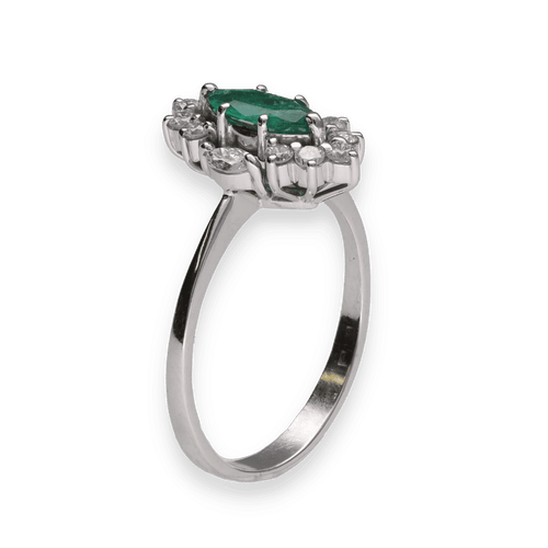 Bague 53 Bague en or gris 18K avec emeraude marquise 0,50 ct et diamants brillants & navettes - Taille 53 58 Facettes FB09768