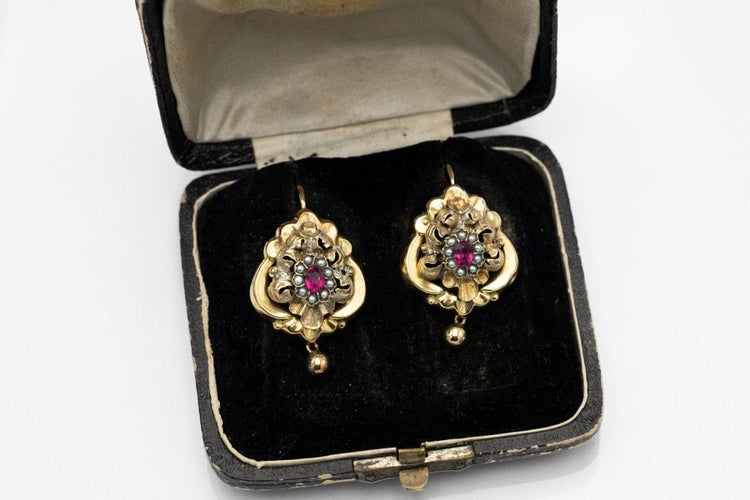 Boucles d'oreilles Boucles d'oreilles pendantes en or jaune Biedermeier 58 Facettes 10842