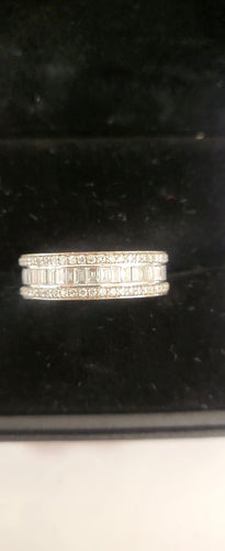 Bague 56 Alliance bague or blanc, diamants taille baguette et taille ronde 58 Facettes