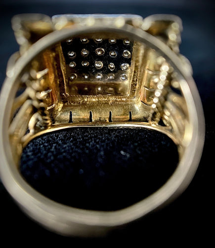 Bague 47 Bague or jaune platine avec pavage de diamants brillants et décor d'arabesques 58 Facettes