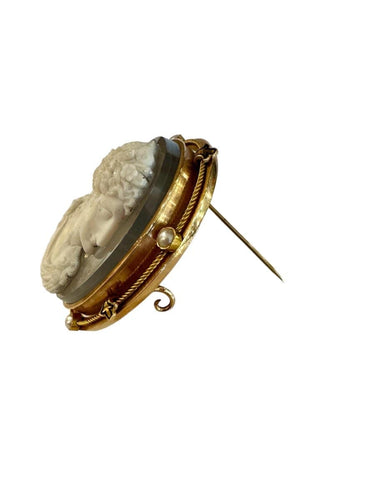 Broche Importante broche Camée Sur Agate 58 Facettes