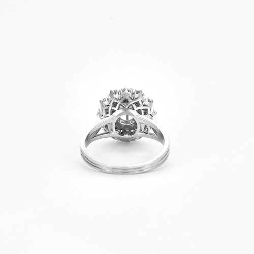 Bague 56 Bague marguerite diamants en or et platine 58 Facettes