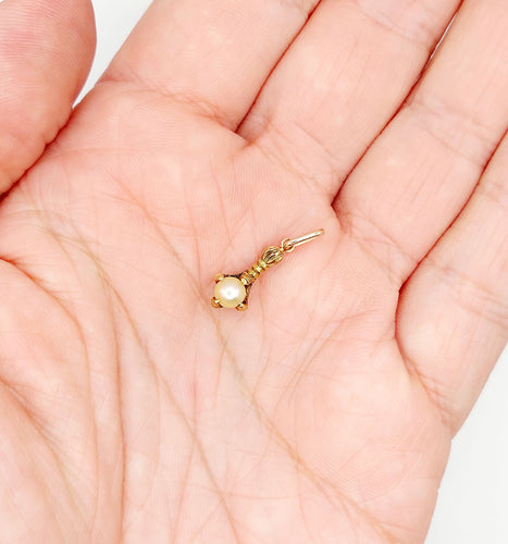 Pendentif Pendentif antique or jaune serre d'aigle et perle 58 Facettes A05685