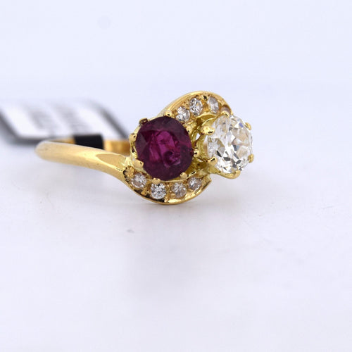 Bague 55 Bague en or jaune 18 carats, rubis et diamants 58 Facettes