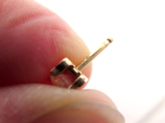 Boucles d'oreilles boucles d'oreilles puces CARTIER c en or rose diamant 0.48ct s 58 Facettes 270984