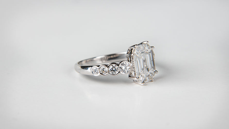 Bague Bague Cluster Diamant Illusion Set 58 Facettes Diarond