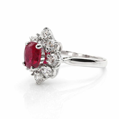 Bague 50 Bague marguerite en or blanc 18 carats, rubis et diamants 58 Facettes