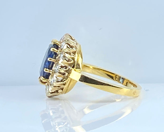 Bague 50 Bague marguerite en or jaune 18 carats, saphir 3,50 carats et diamants 58 Facettes AB548