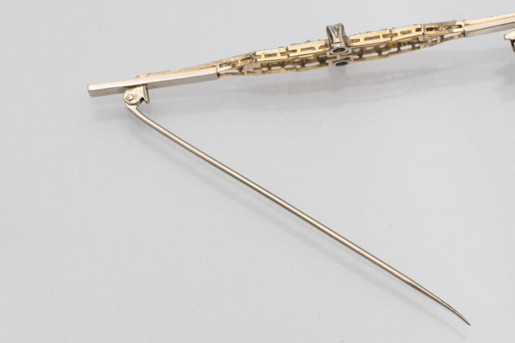 Geometric Art Déco yellow gold and platinum brooch with diamonds 58 Facettes 10838