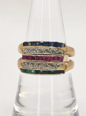 Bague 55.5 Bague Bandeau or jaune sertie de saphirs, émeraudes, rubis et diamants 58 Facettes