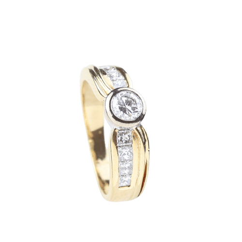 Anillo en oro amarillo 18K con diamantes talla brillante y princesa 58 Facettes 129555D