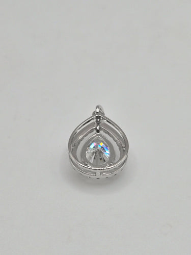 Pear-shaped white gold diamond pendant 
