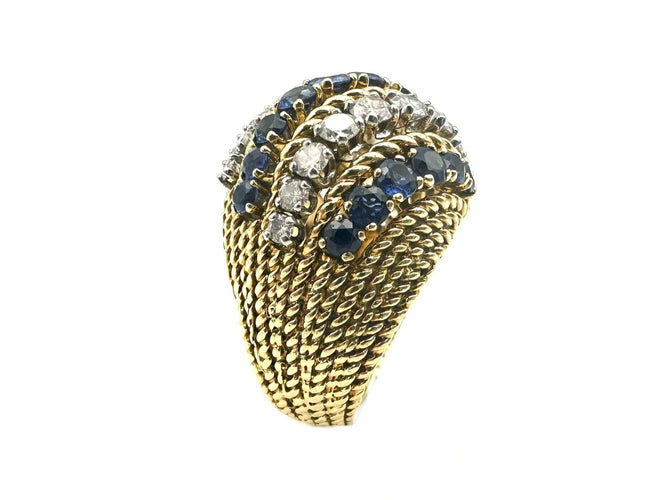 PIAGET. Vintage ring in 18K yellow gold, sapphires and diamonds 