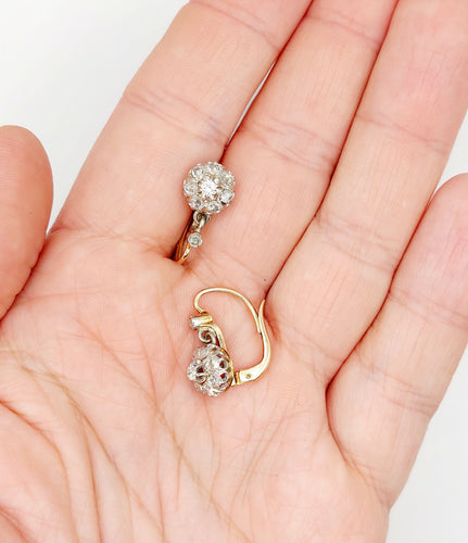 Boucles d'oreilles Dormeuses marguerites or jaune, platine, diamant rond et diamants taille rose (circa 1900) 58 Facettes A06360